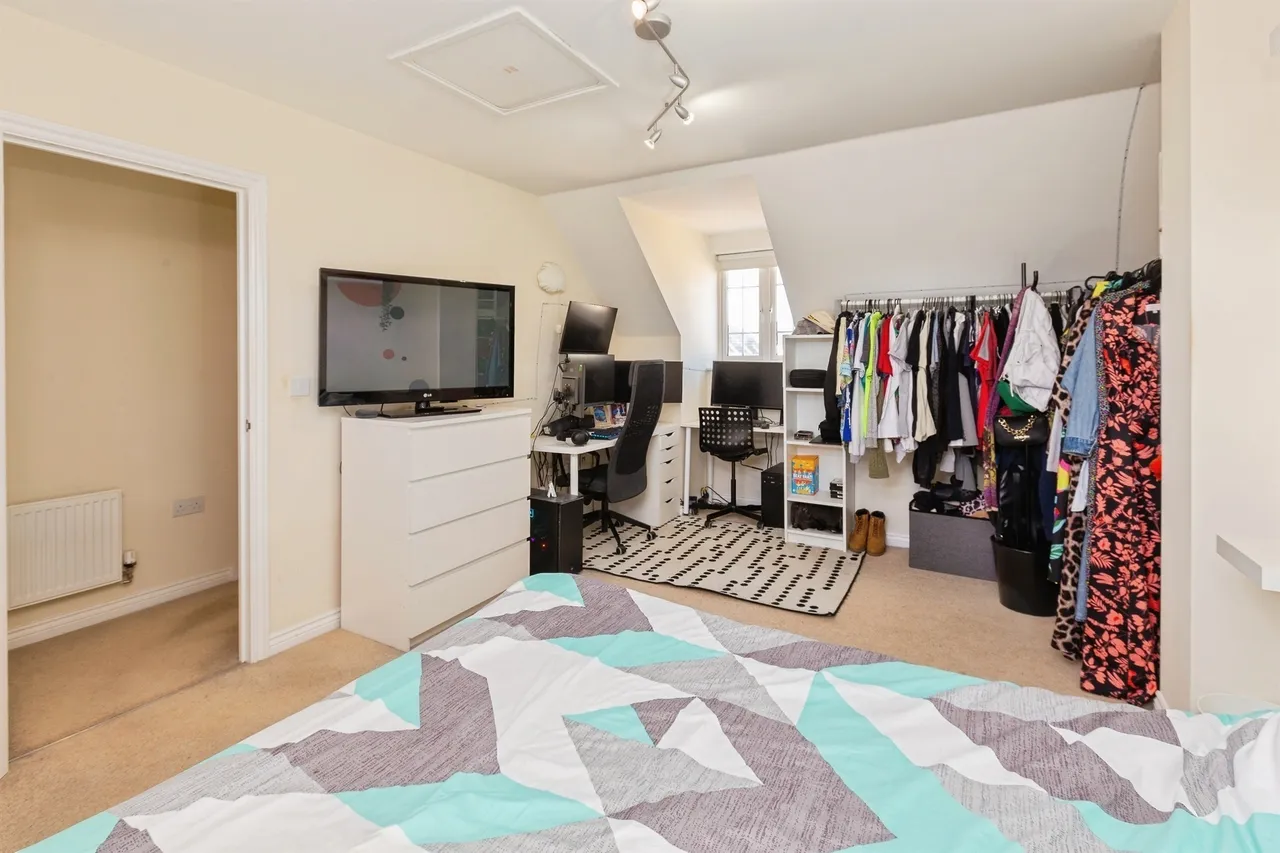 Conference Road, Aylesbury, HP18, photo 10