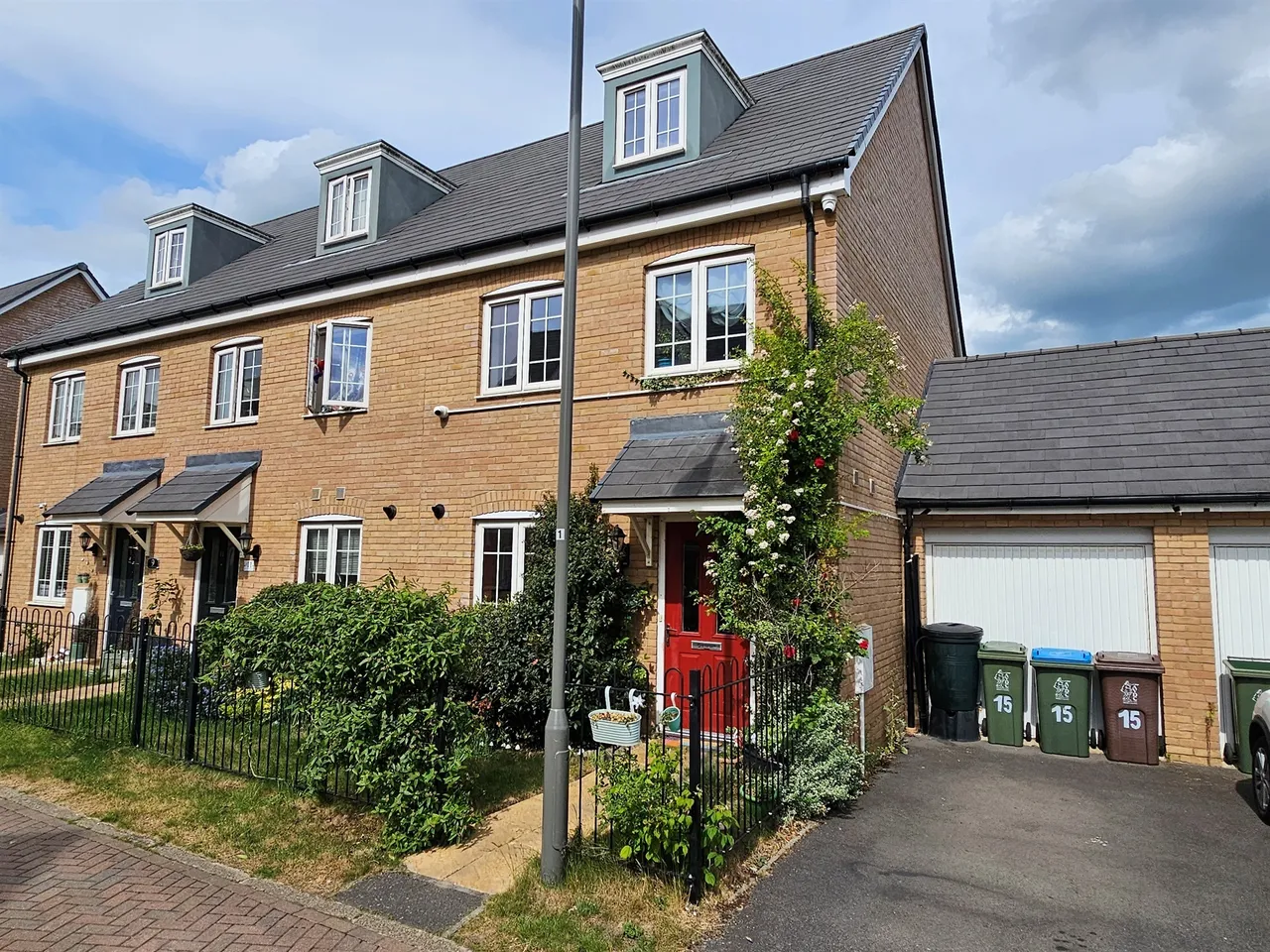 3 bed house for sale, Conference Road, Aylesbury, HP18