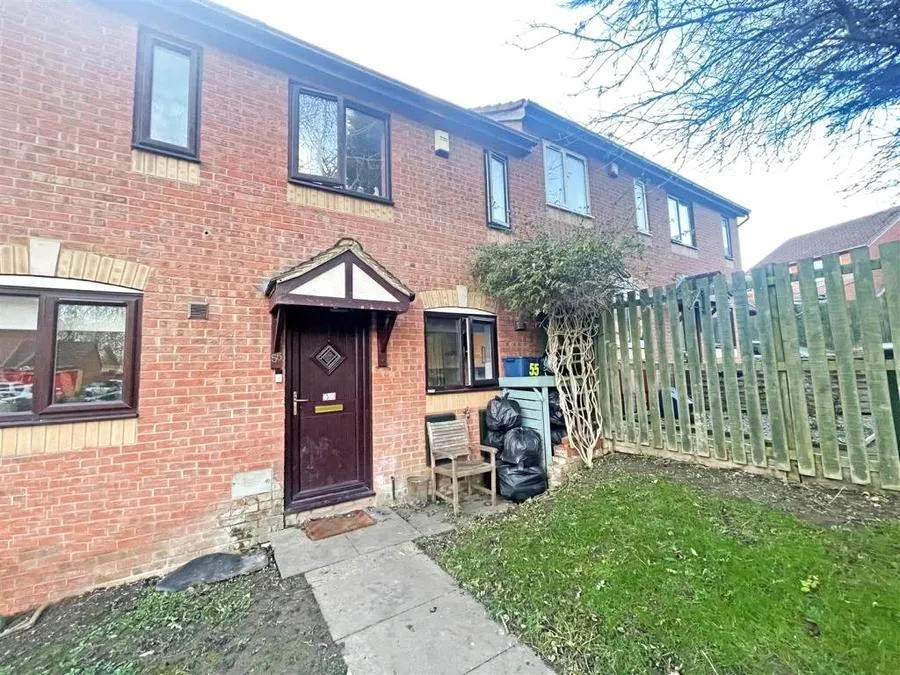 2 bed house to rent, Braford Gardens, Shenley Brook End, MK5