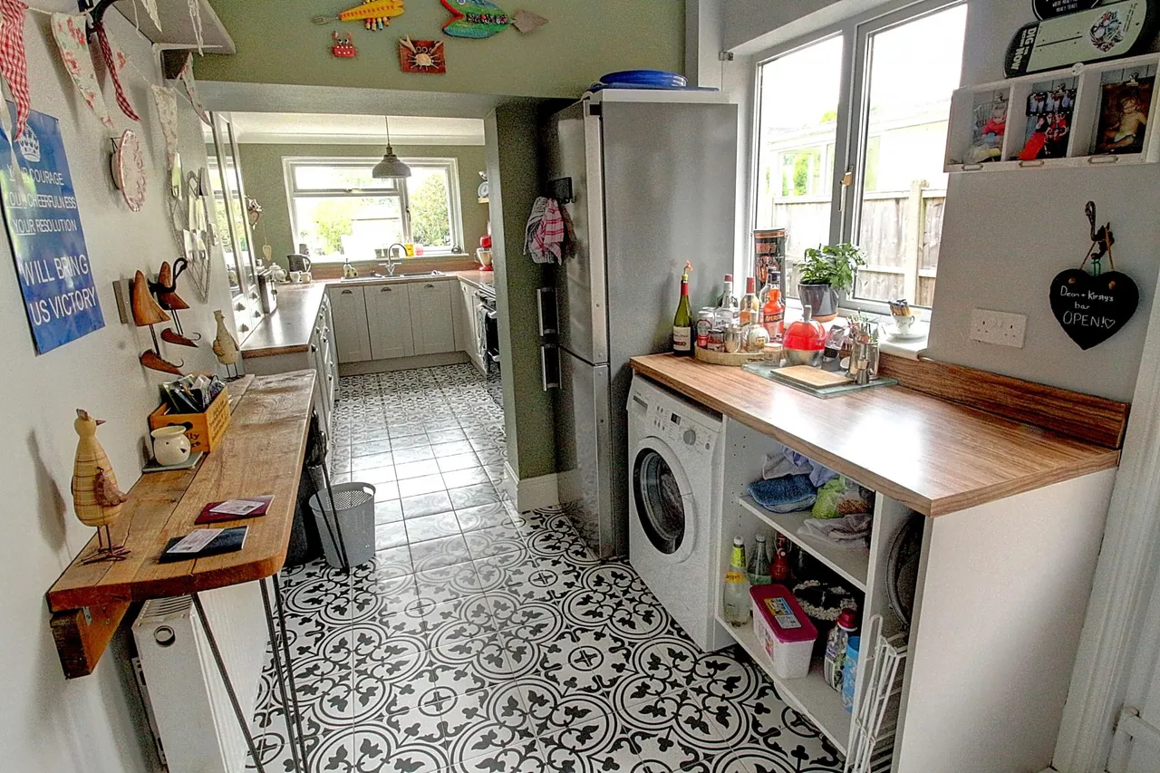 Higham Lane, Nuneaton, CV11, photo 7