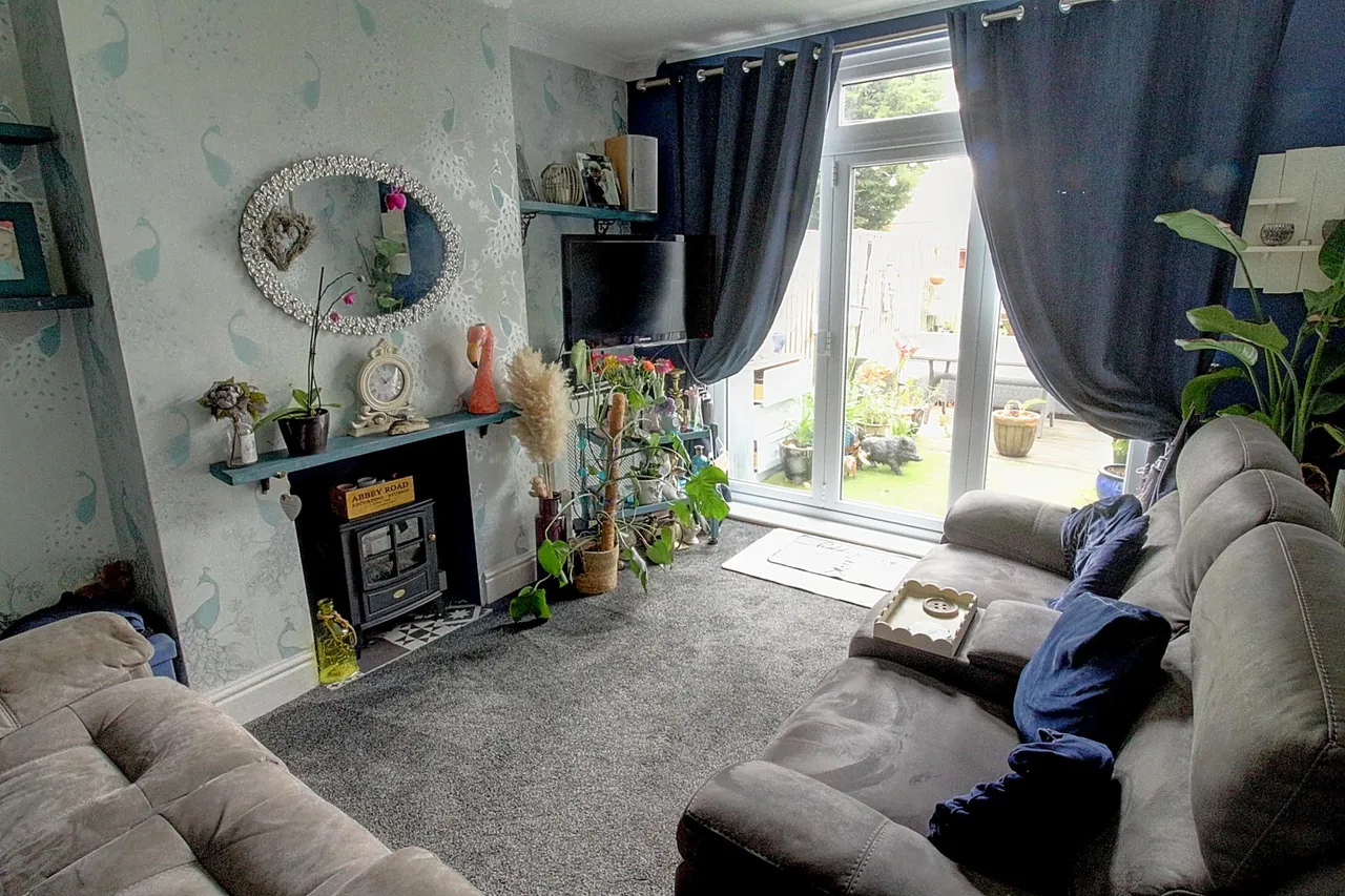 Higham Lane, Nuneaton, CV11, photo 6