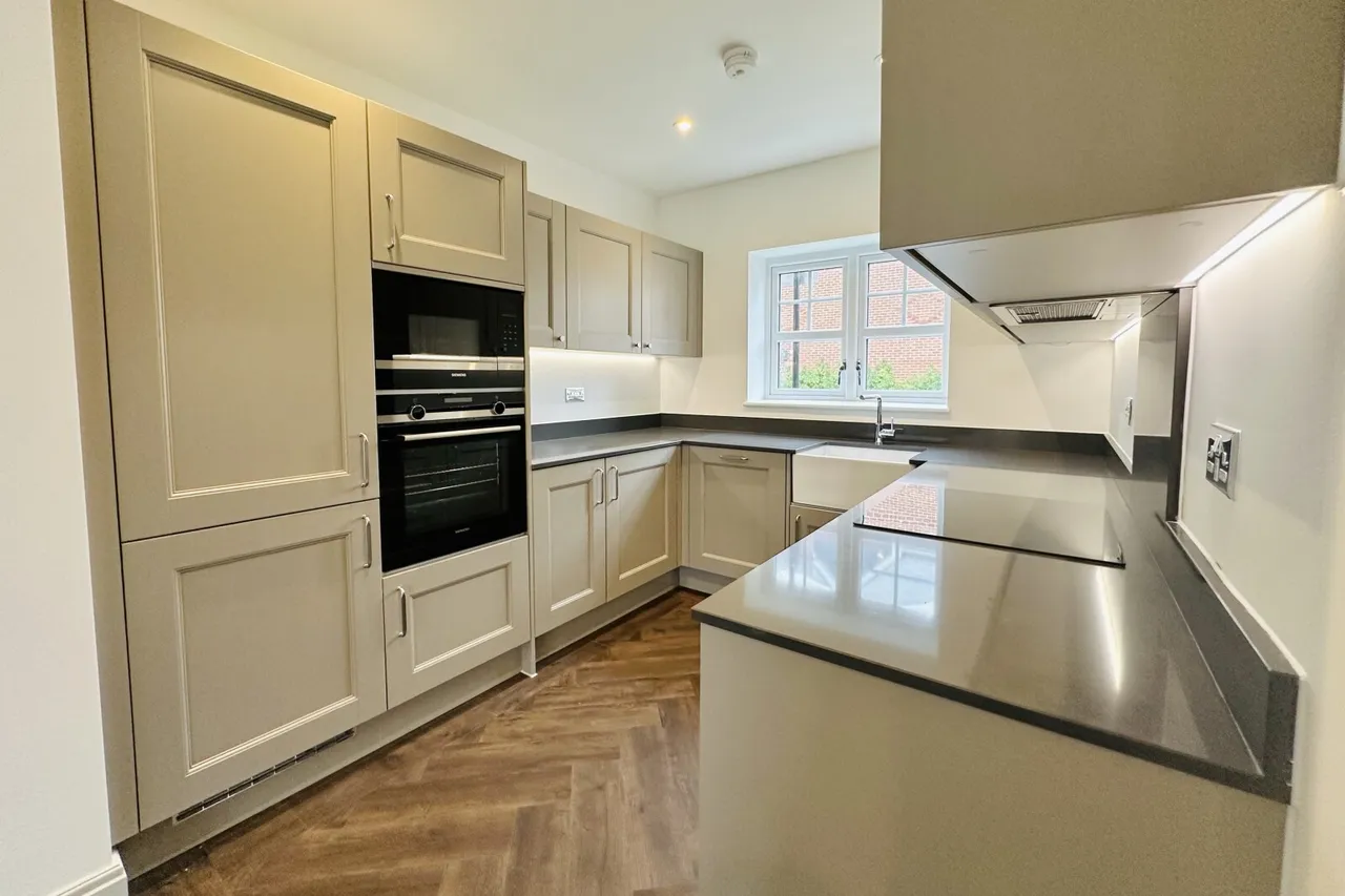 The Fairway, Fleet, Hampshire, GU51 3JU, photo 13