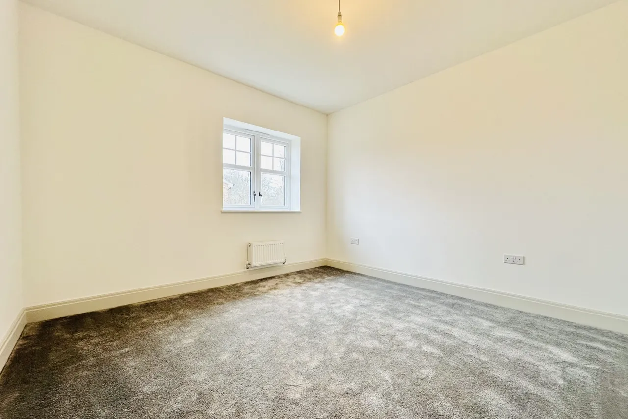 The Fairway, Fleet, Hampshire, GU51 3JU, photo 11