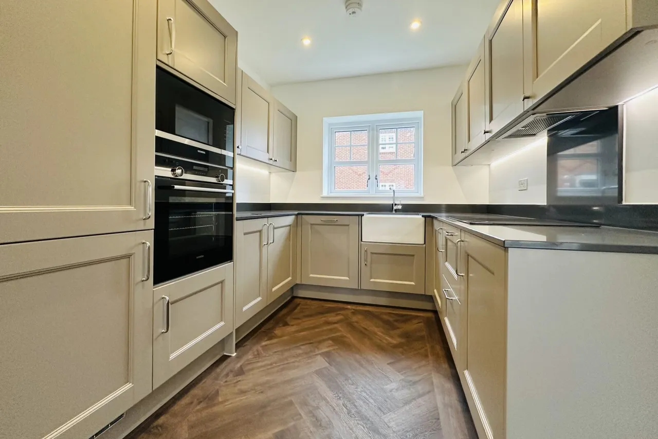 The Fairway, Fleet, Hampshire, GU51 3JU, photo 3