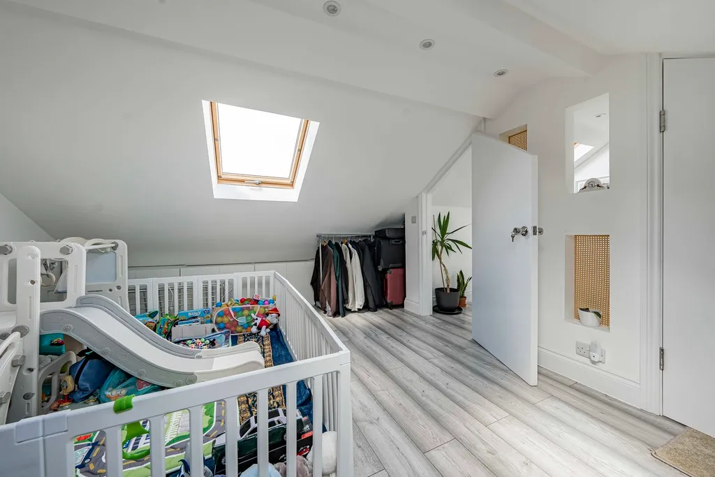 Mount Avenue, Southall, photo 22