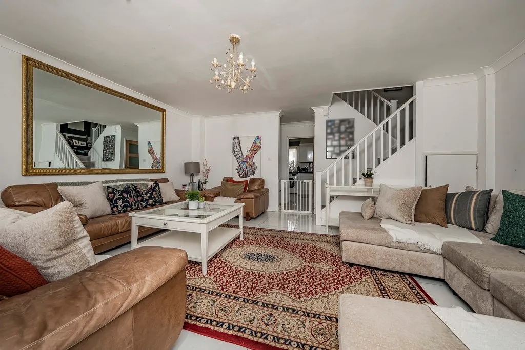Mount Avenue, Southall, photo 3