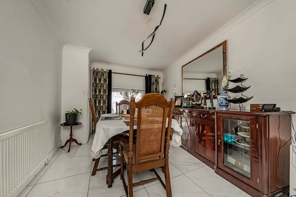 Mount Avenue, Southall, photo 5