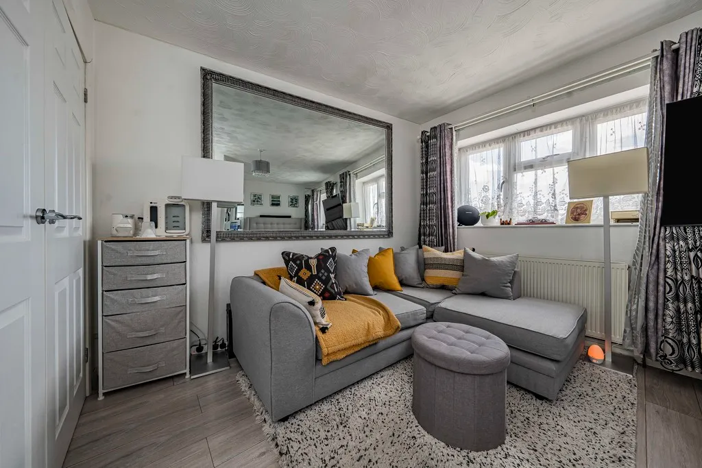 Mount Avenue, Southall, photo 11