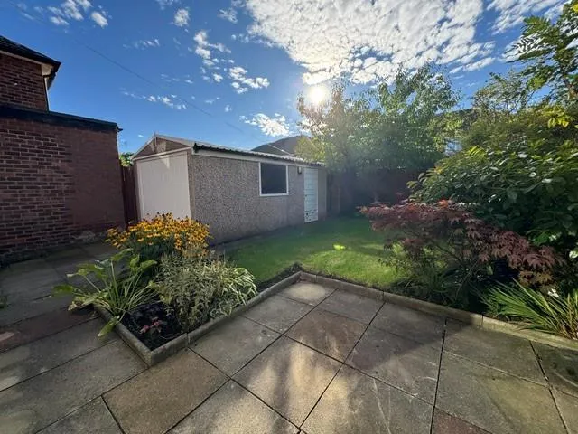 Cornwall Road, Heald Green, photo 10