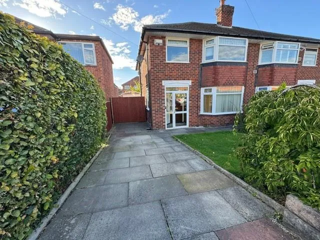 3 bed house to rent, Cornwall Road, Heald Green