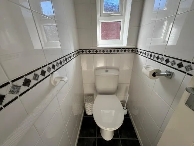 Cornwall Road, Heald Green, photo 9