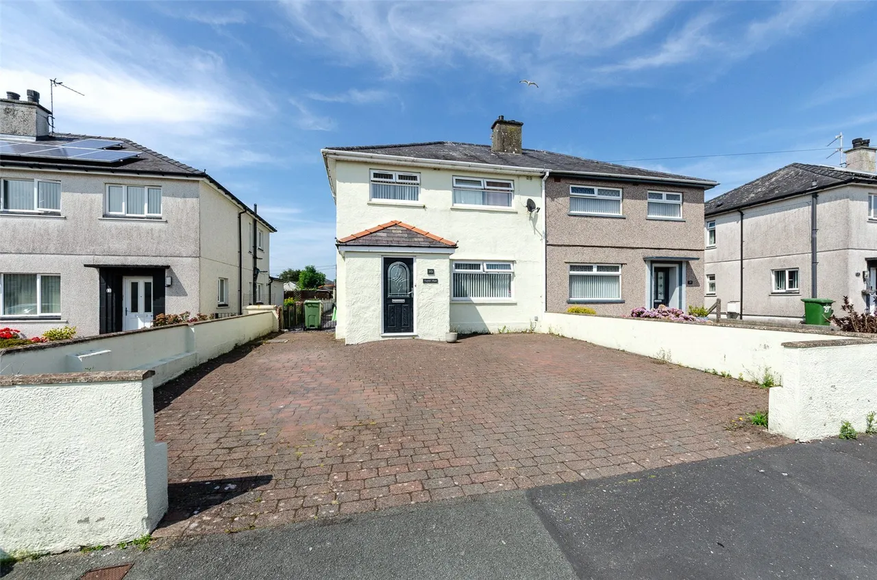 3 bed house for sale, Maes Hyfryd, Caernarfon, LL55
