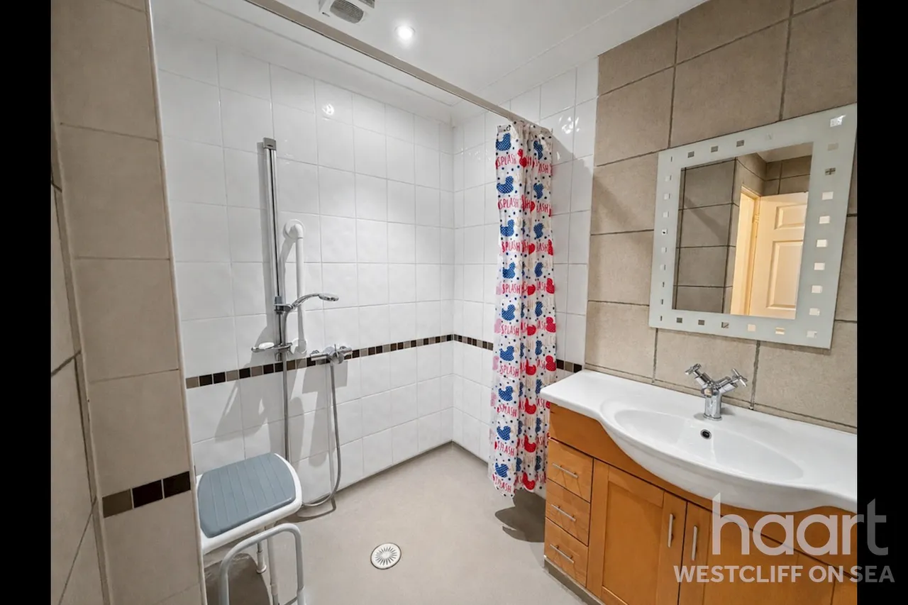 Ditton Court Road, Westcliff-On-Sea, SS0, photo 9