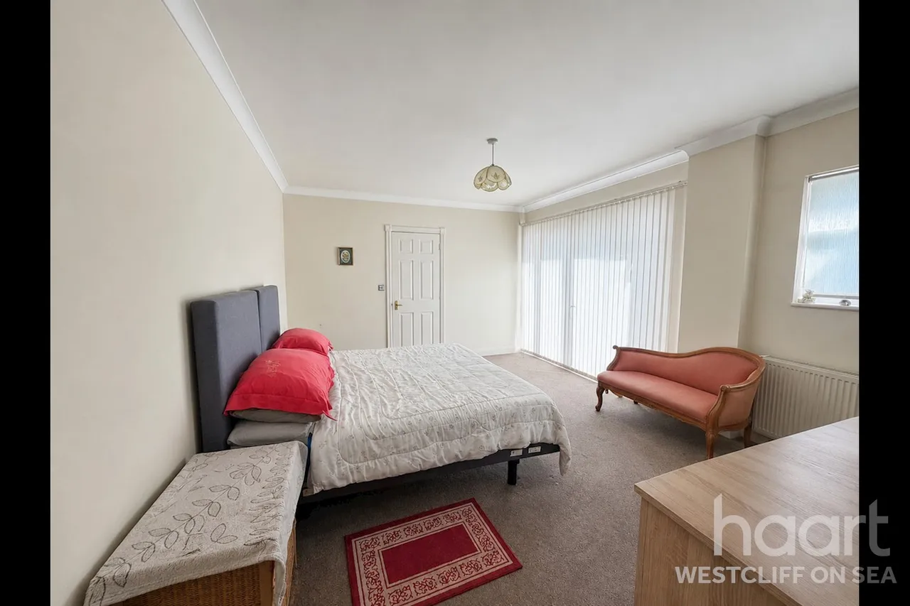 Ditton Court Road, Westcliff-On-Sea, SS0, photo 6
