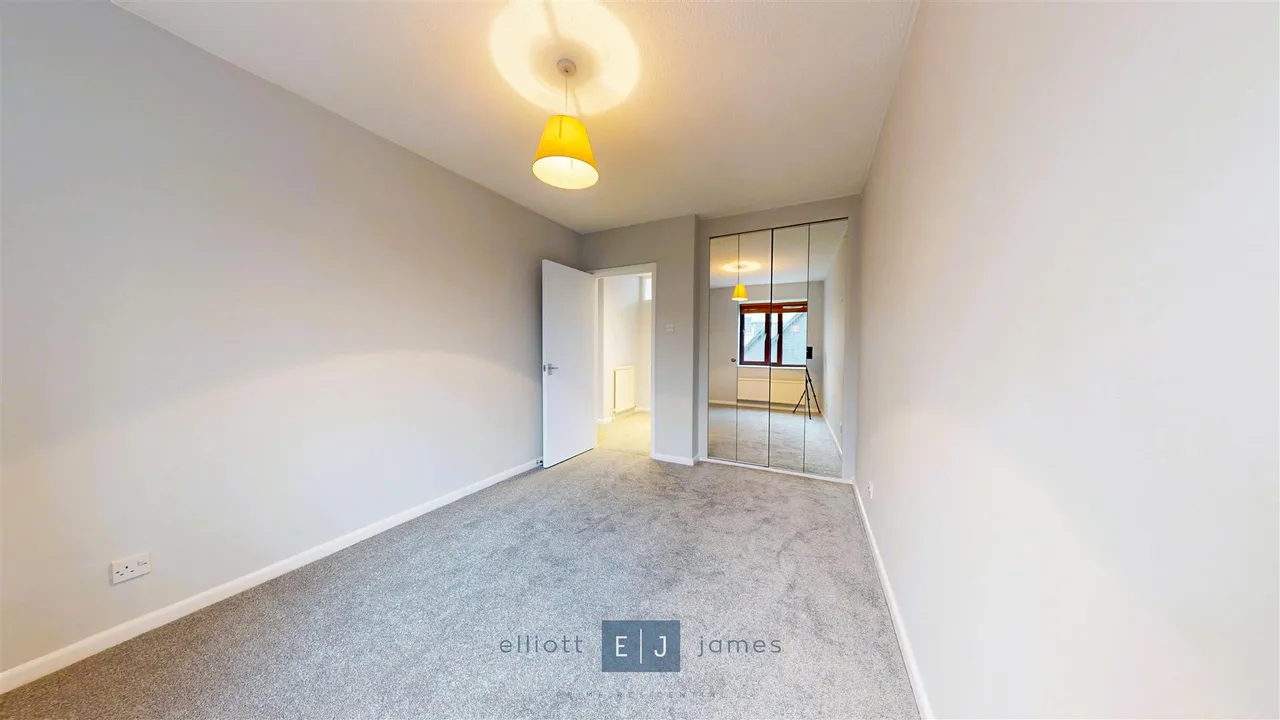 Savill Row, Woodford Green, IG8, photo 7