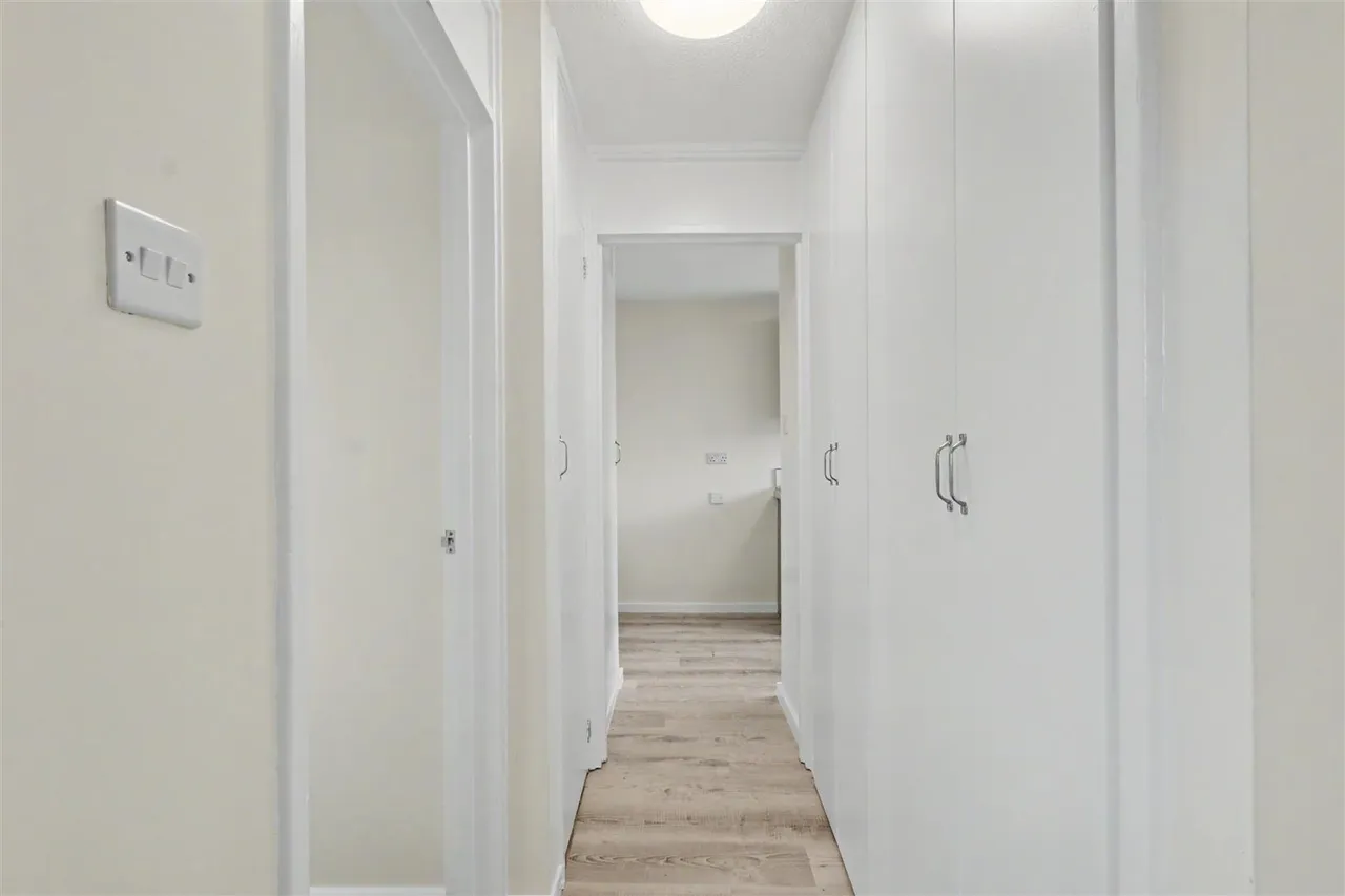 Ulldale Court, Chilwell, NG9, photo 7