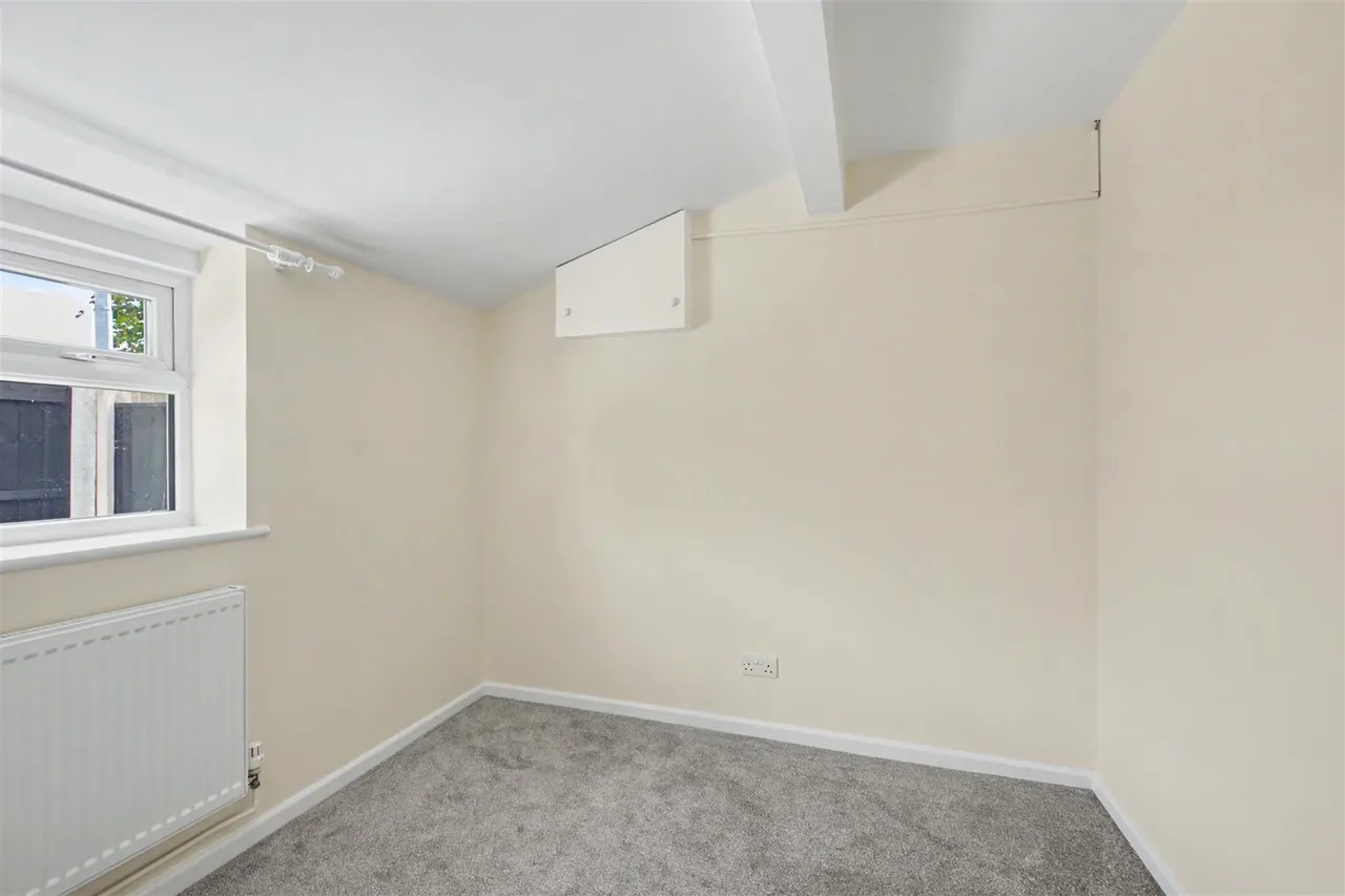 Ulldale Court, Chilwell, NG9, photo 9