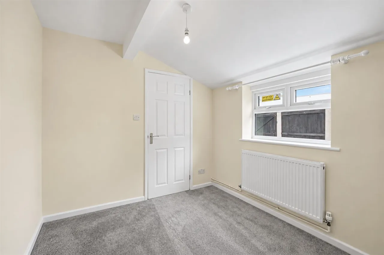 Ulldale Court, Chilwell, NG9, photo 8