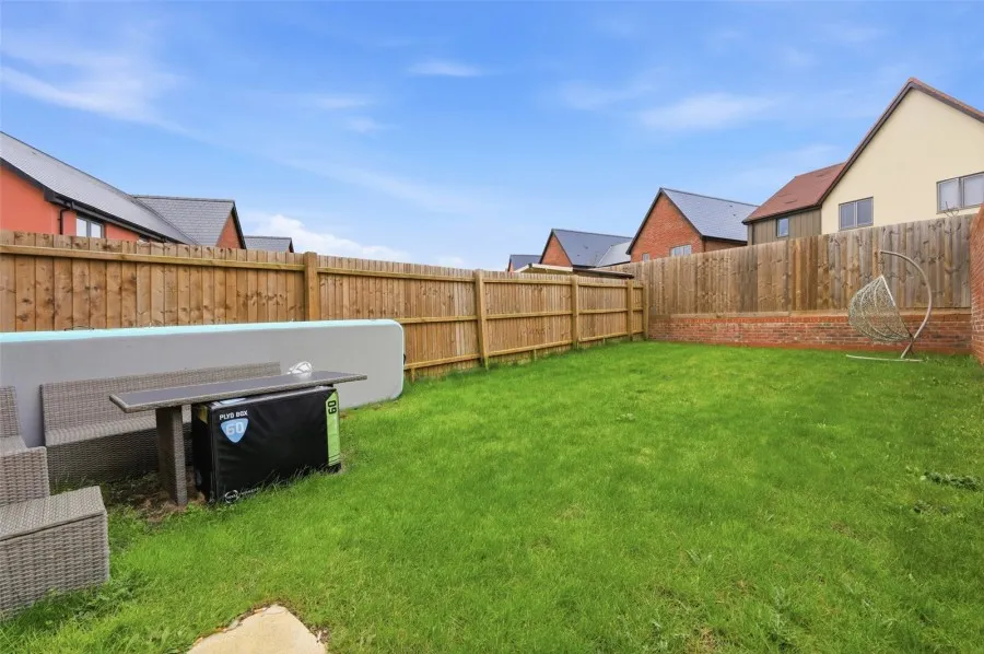 with 2 bedrooms in Steeple Bumpstead, Nr Haverhill, CB9, photo 13