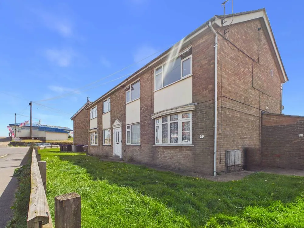 2 bed flat for sale, Seaholme Road, Mablethorpe, LN12