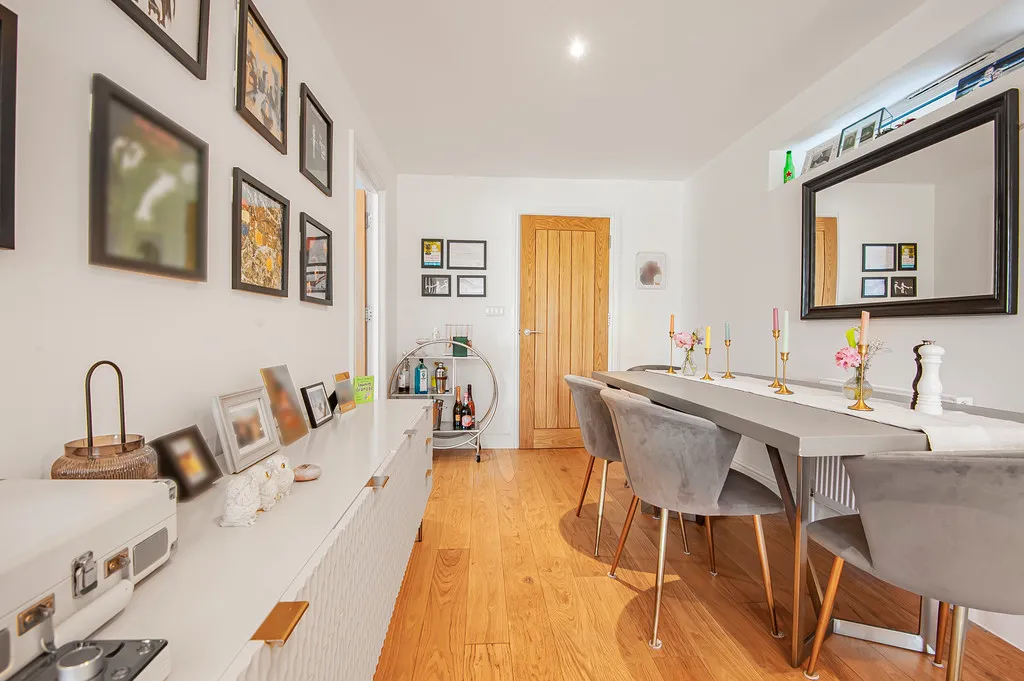 Swakeleys Road, Ickenham, photo 12