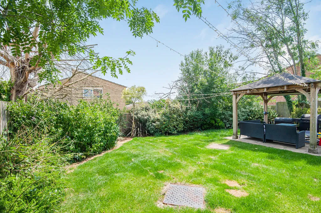 Swakeleys Road, Ickenham, photo 34