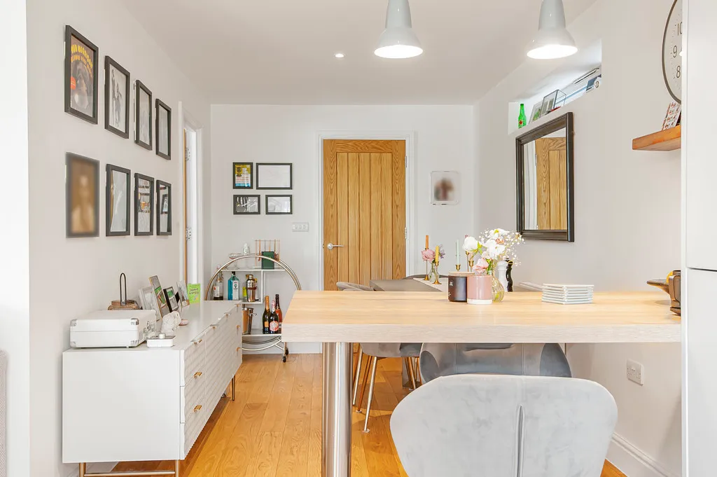 Swakeleys Road, Ickenham, photo 13