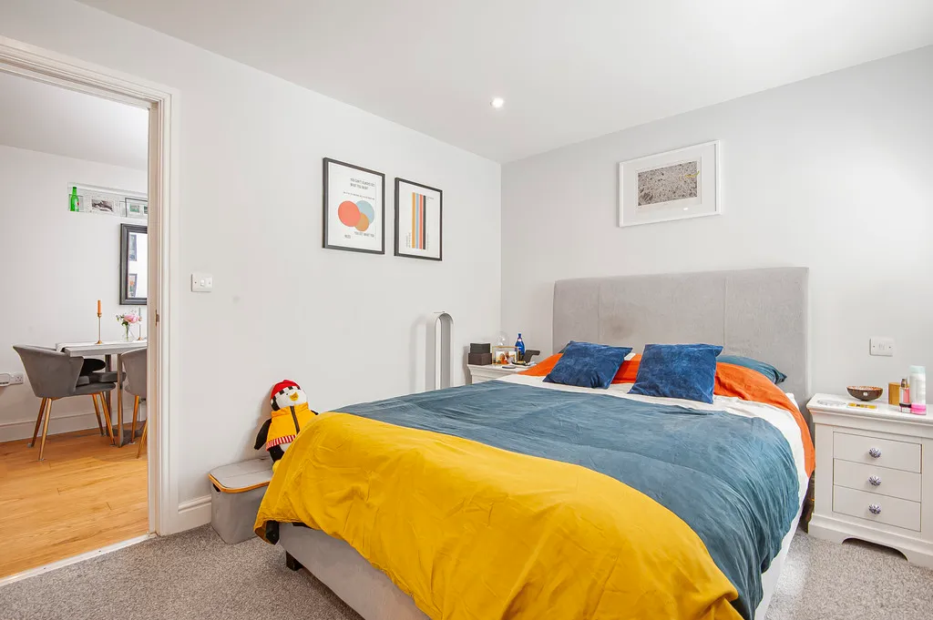 Swakeleys Road, Ickenham, photo 29