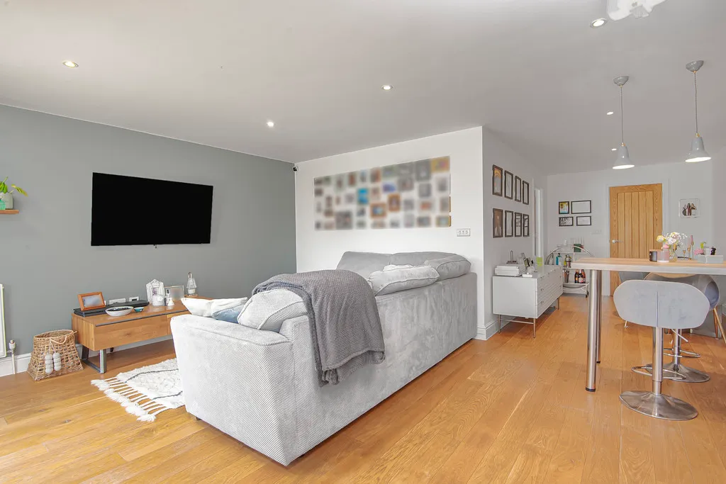 Swakeleys Road, Ickenham, photo 25