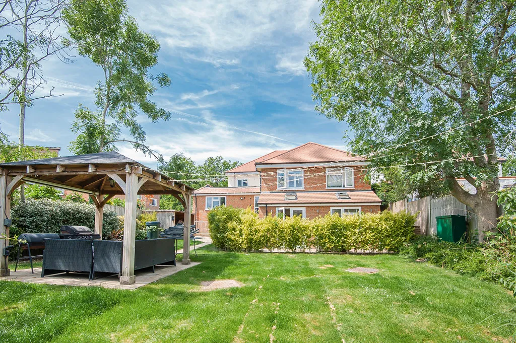 Swakeleys Road, Ickenham, photo 21