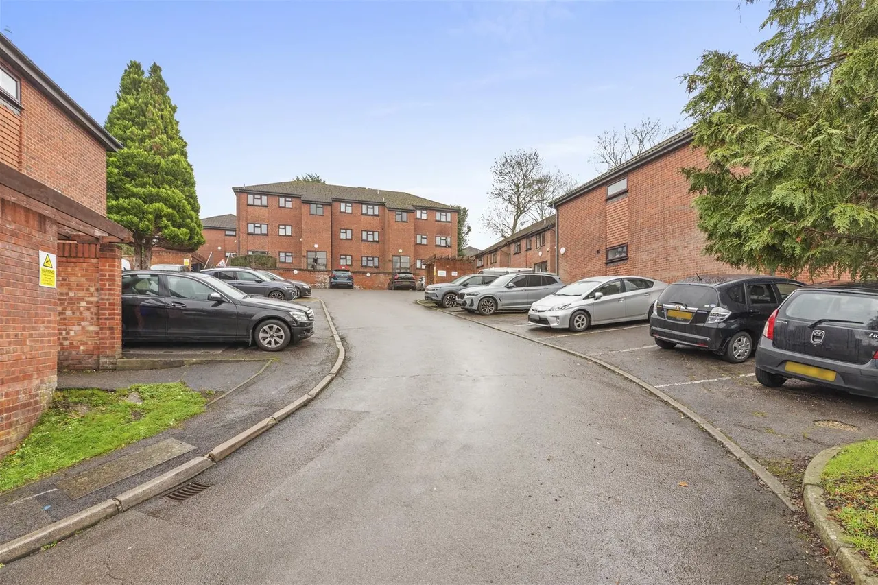 Kaybridge Close, High Wycombe, HP13, photo 2