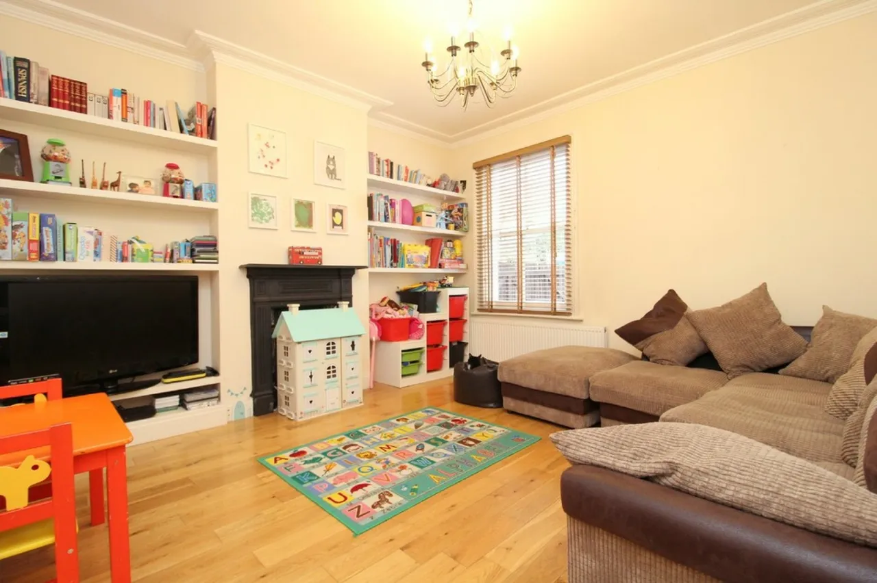 Woodthorpe Road, Ashford, photo 5