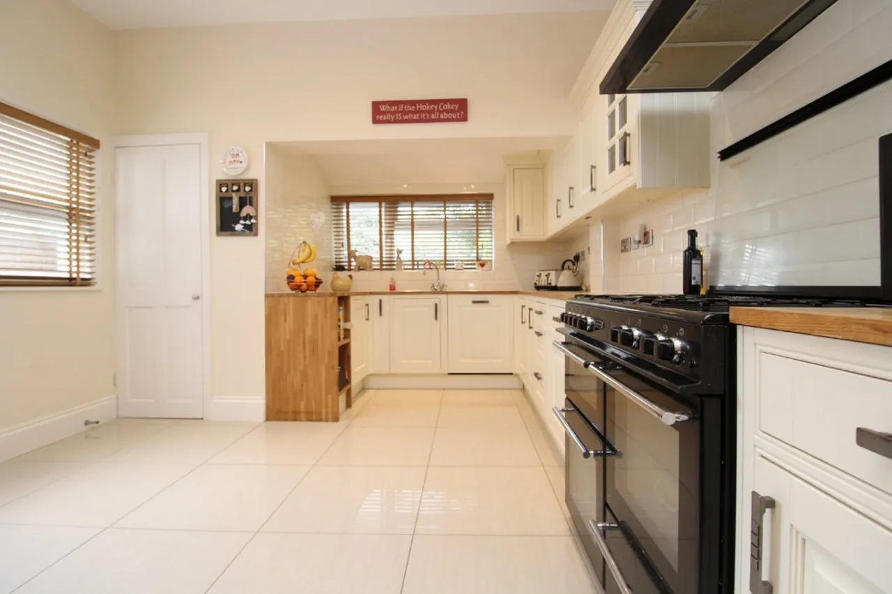 Woodthorpe Road, Ashford, photo 7