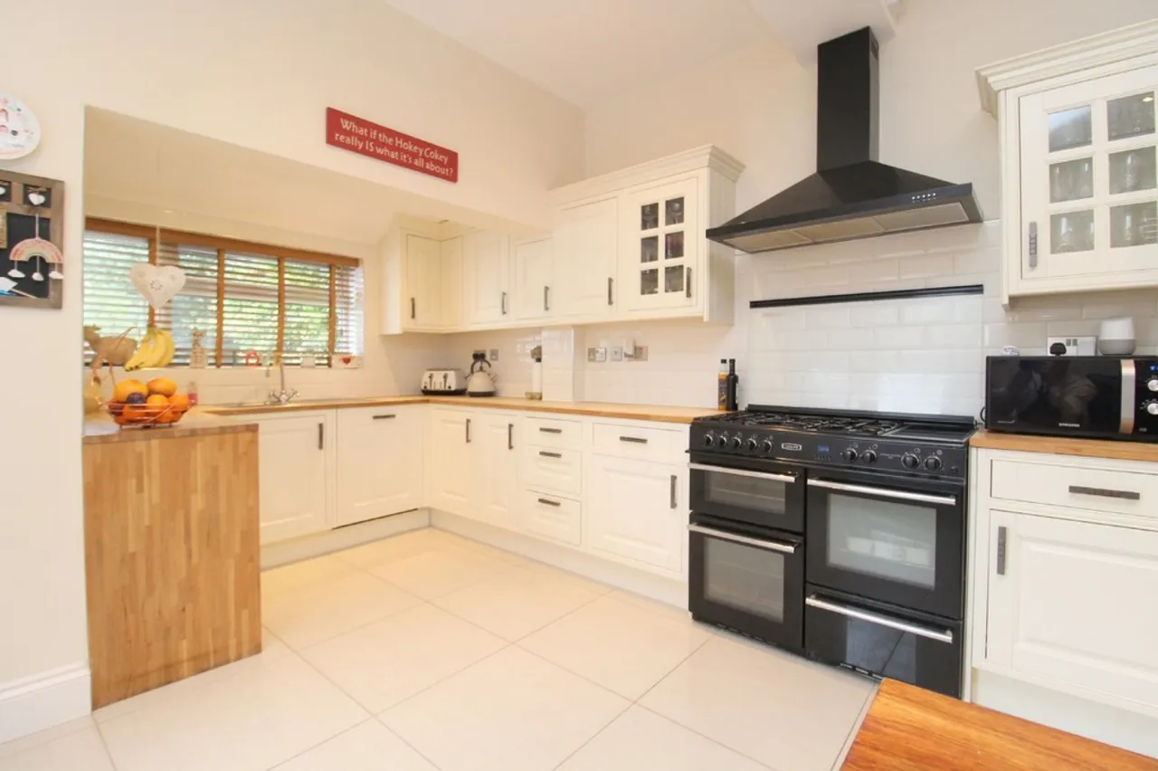 Woodthorpe Road, Ashford, photo 3