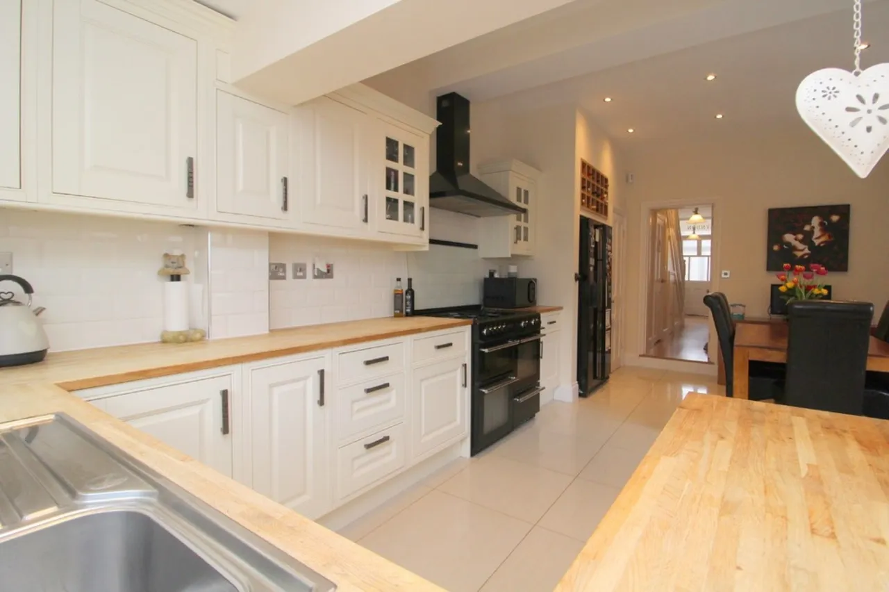 Woodthorpe Road, Ashford, photo 6