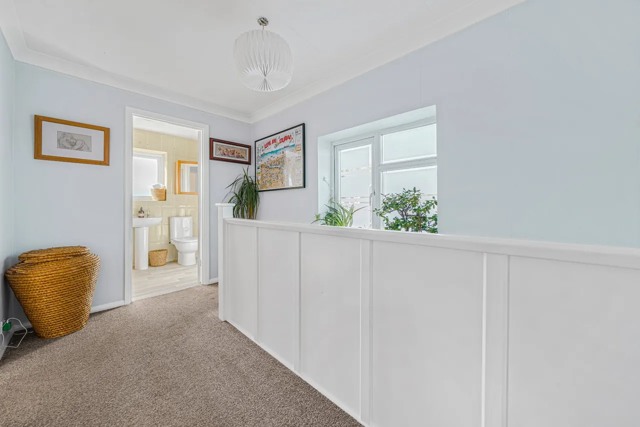 Hurtwood Road, Walton On Thames, KT12, photo 5