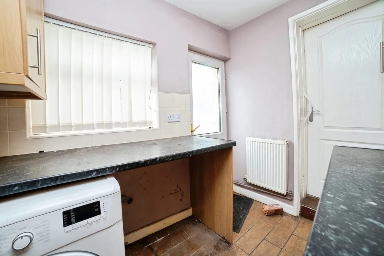 Market Place, Huthwaite, NG17, photo 6