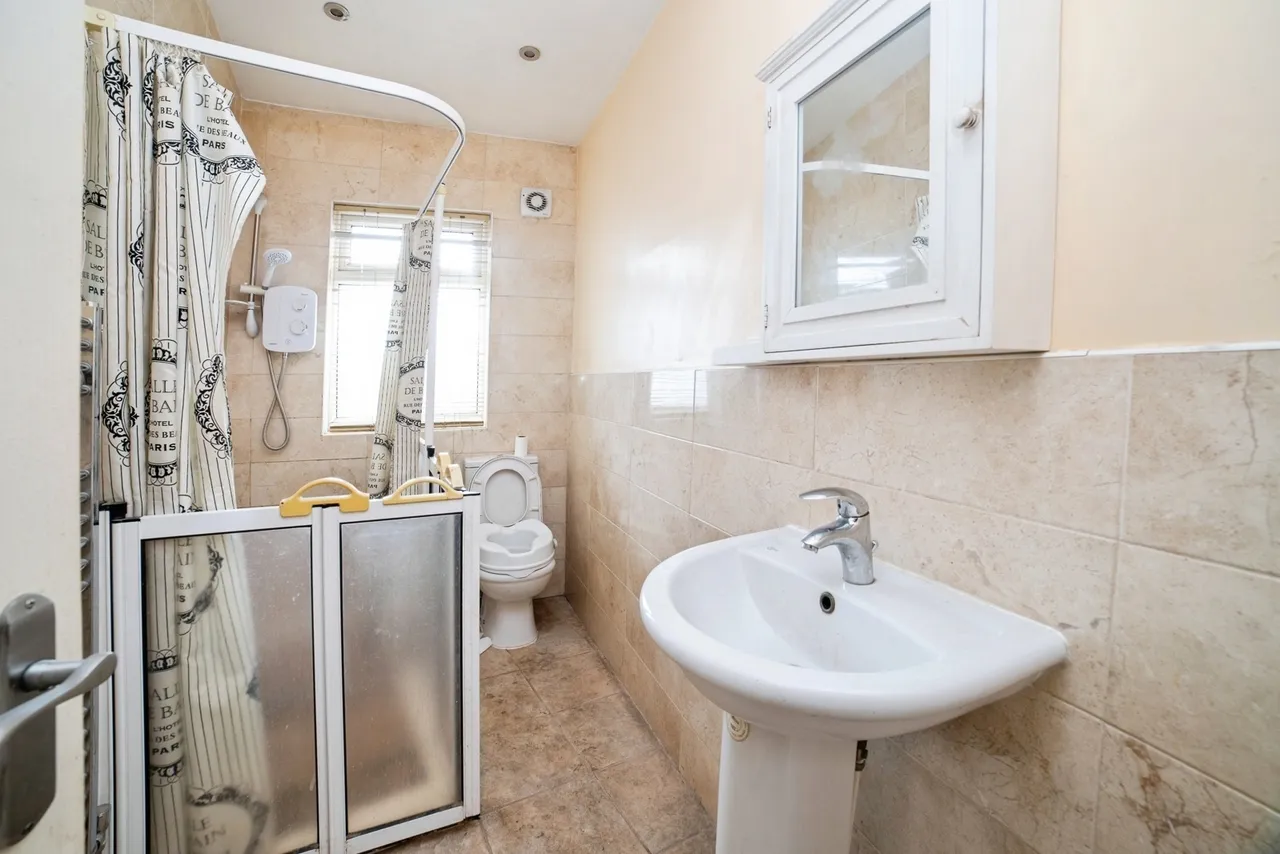 Market Place, Huthwaite, NG17, photo 11