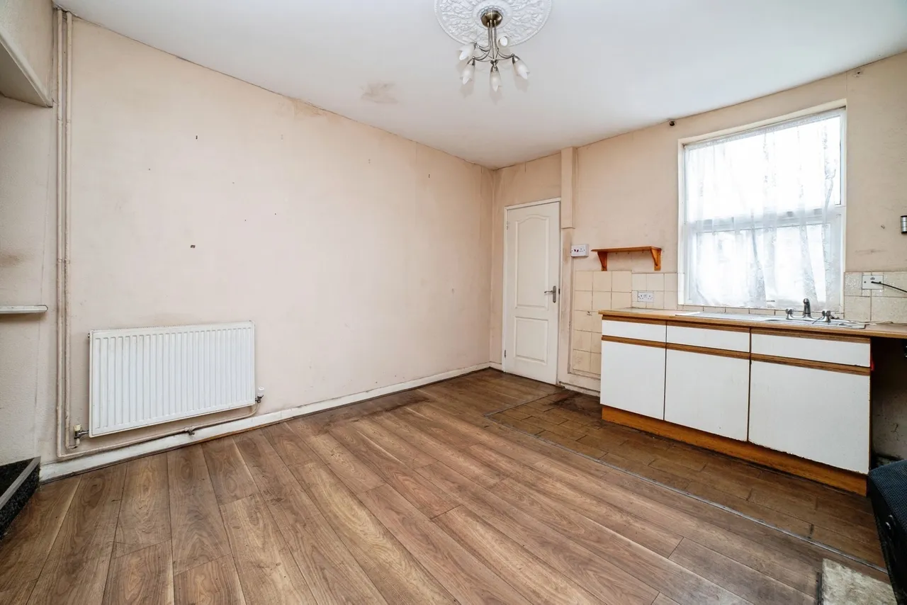 Market Place, Huthwaite, NG17, photo 5