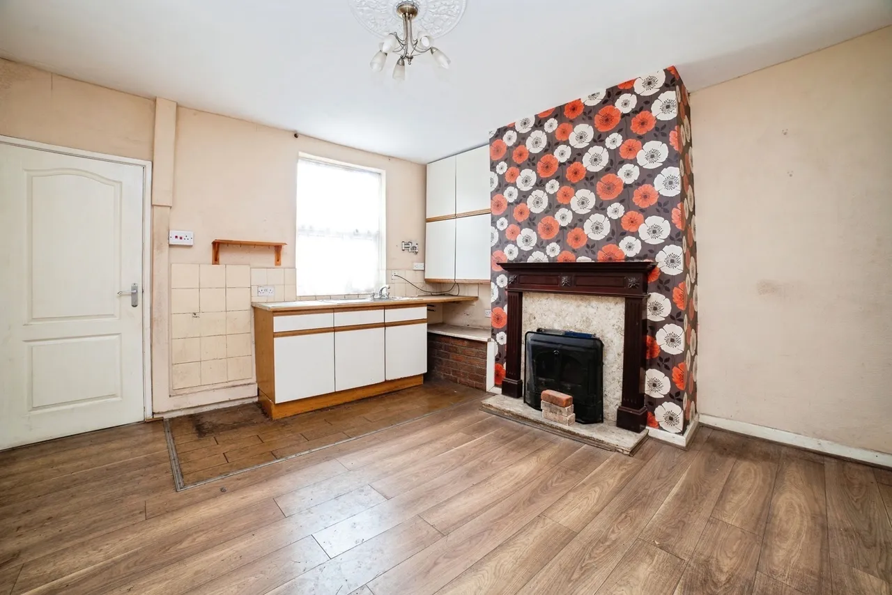 Market Place, Huthwaite, NG17, photo 4