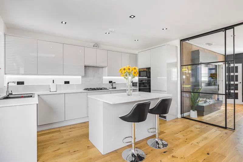Reservoir Road, London, N14, photo 8