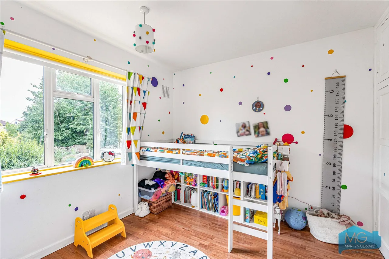 St Martins Close, Enfield, EN1, photo 9