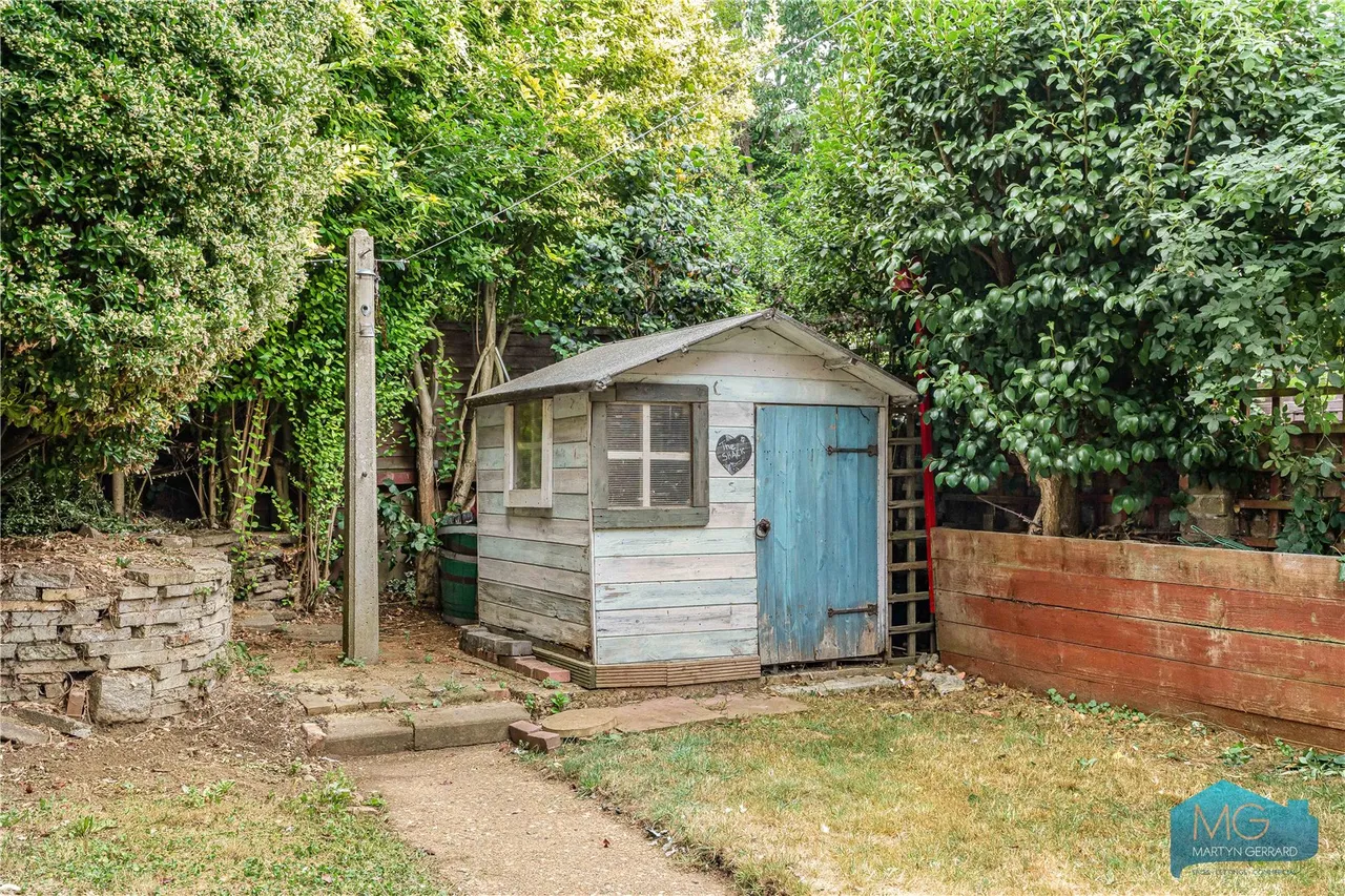 St Martins Close, Enfield, EN1, photo 18