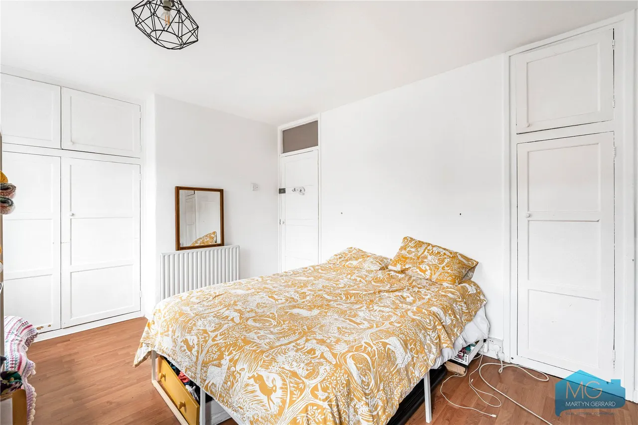 St Martins Close, Enfield, EN1, photo 15