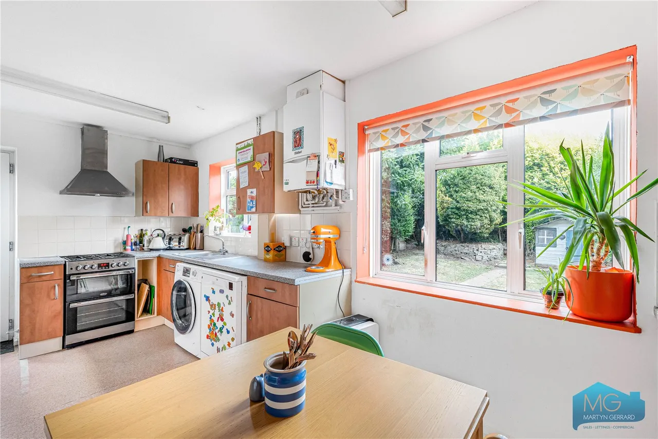 St Martins Close, Enfield, EN1, photo 7