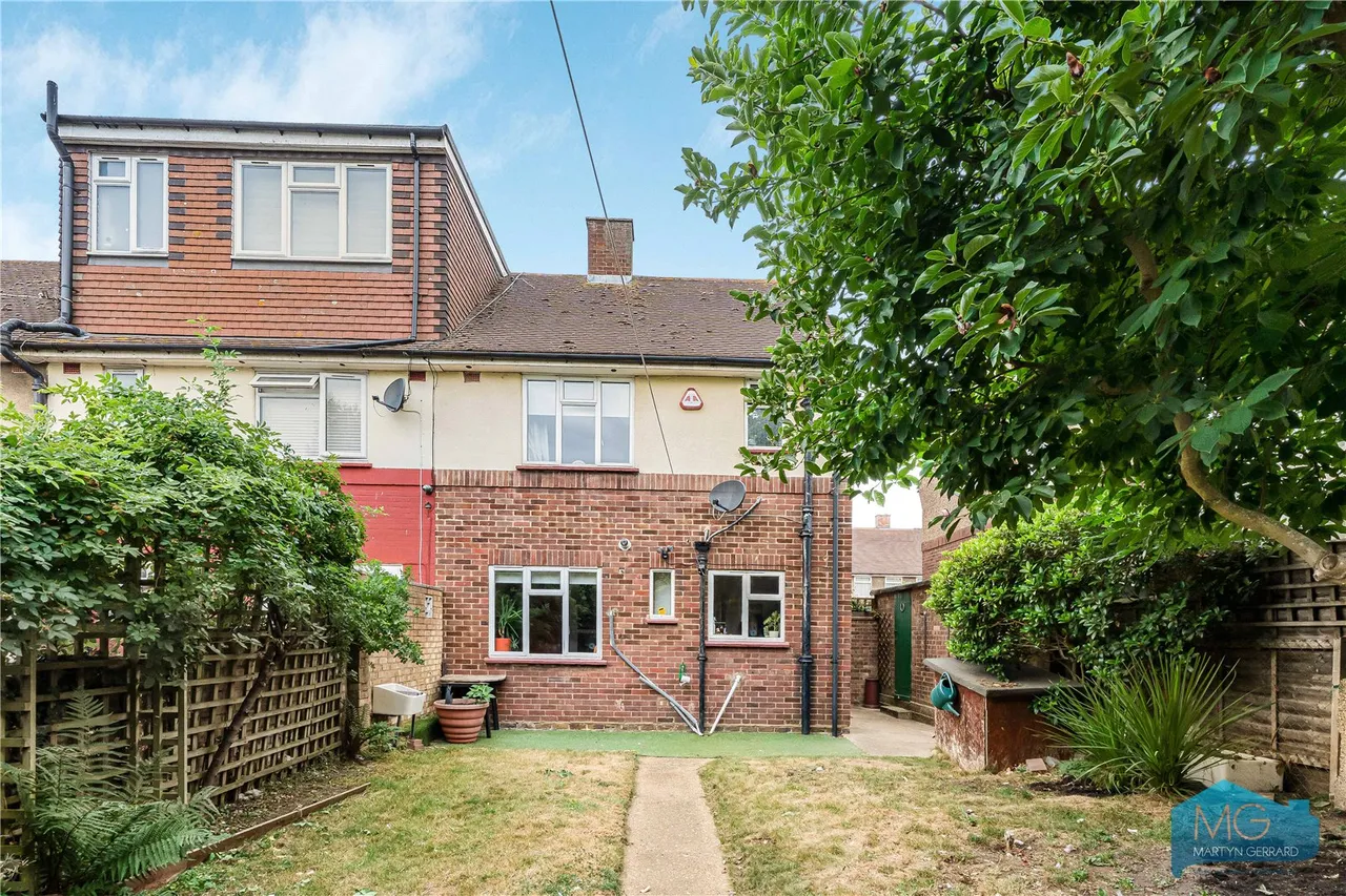 St Martins Close, Enfield, EN1, photo 19