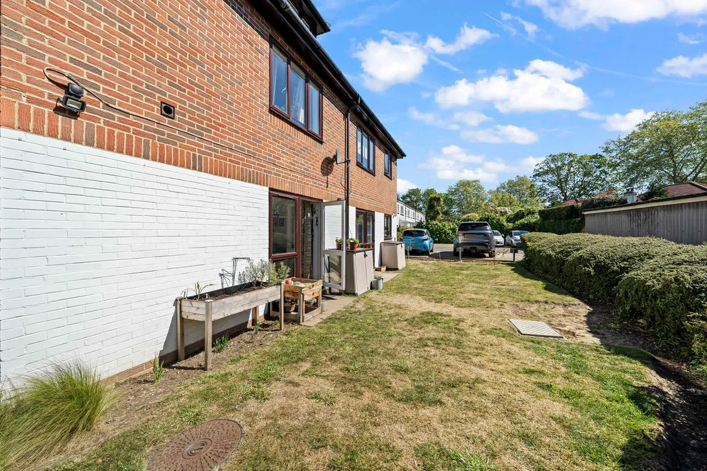 Chelsea Gardens Cheam, Sutton SM3 9TN, photo 9