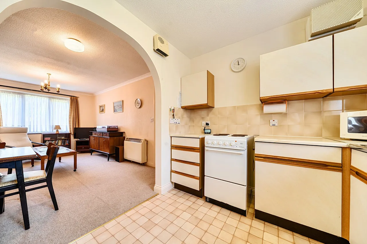 Windsor Close, Northwood, HA6, photo 4