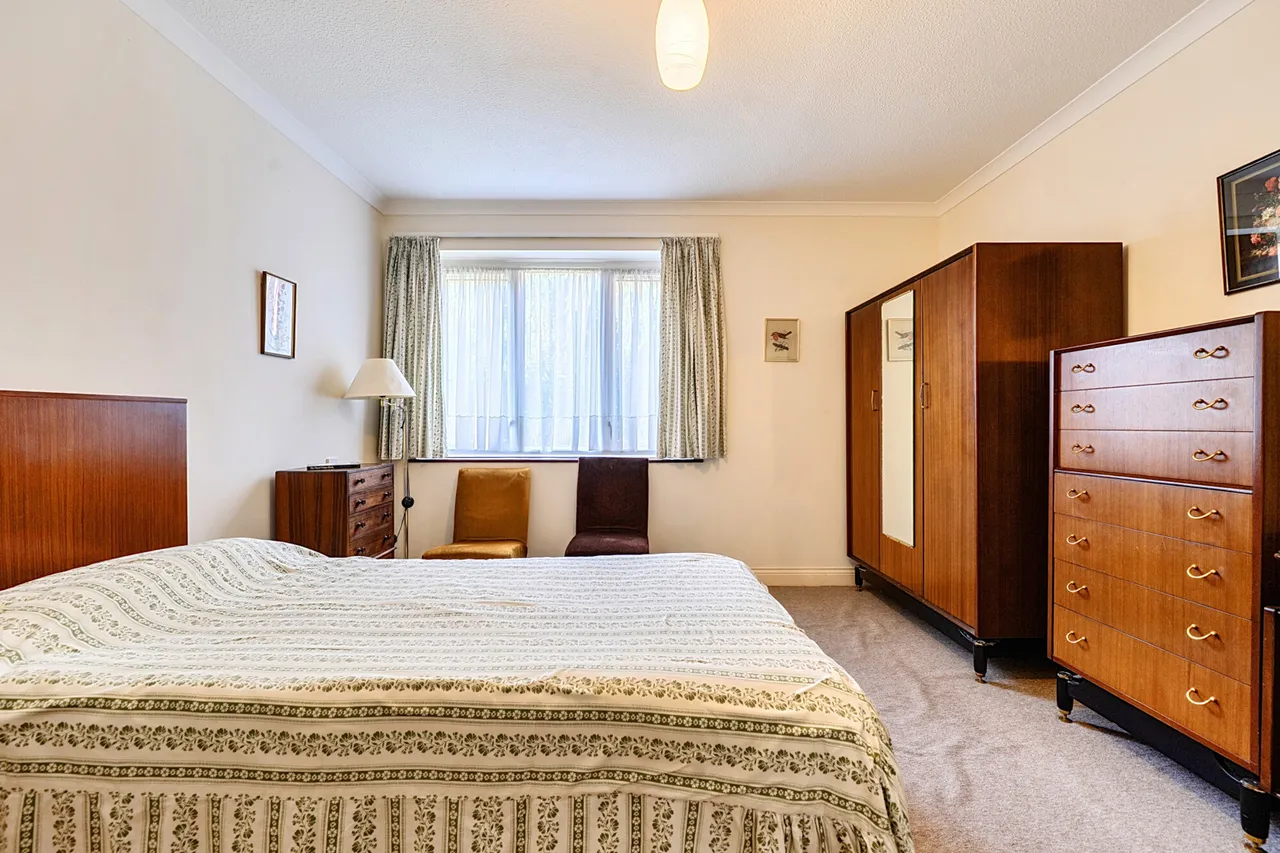 Windsor Close, Northwood, HA6, photo 16
