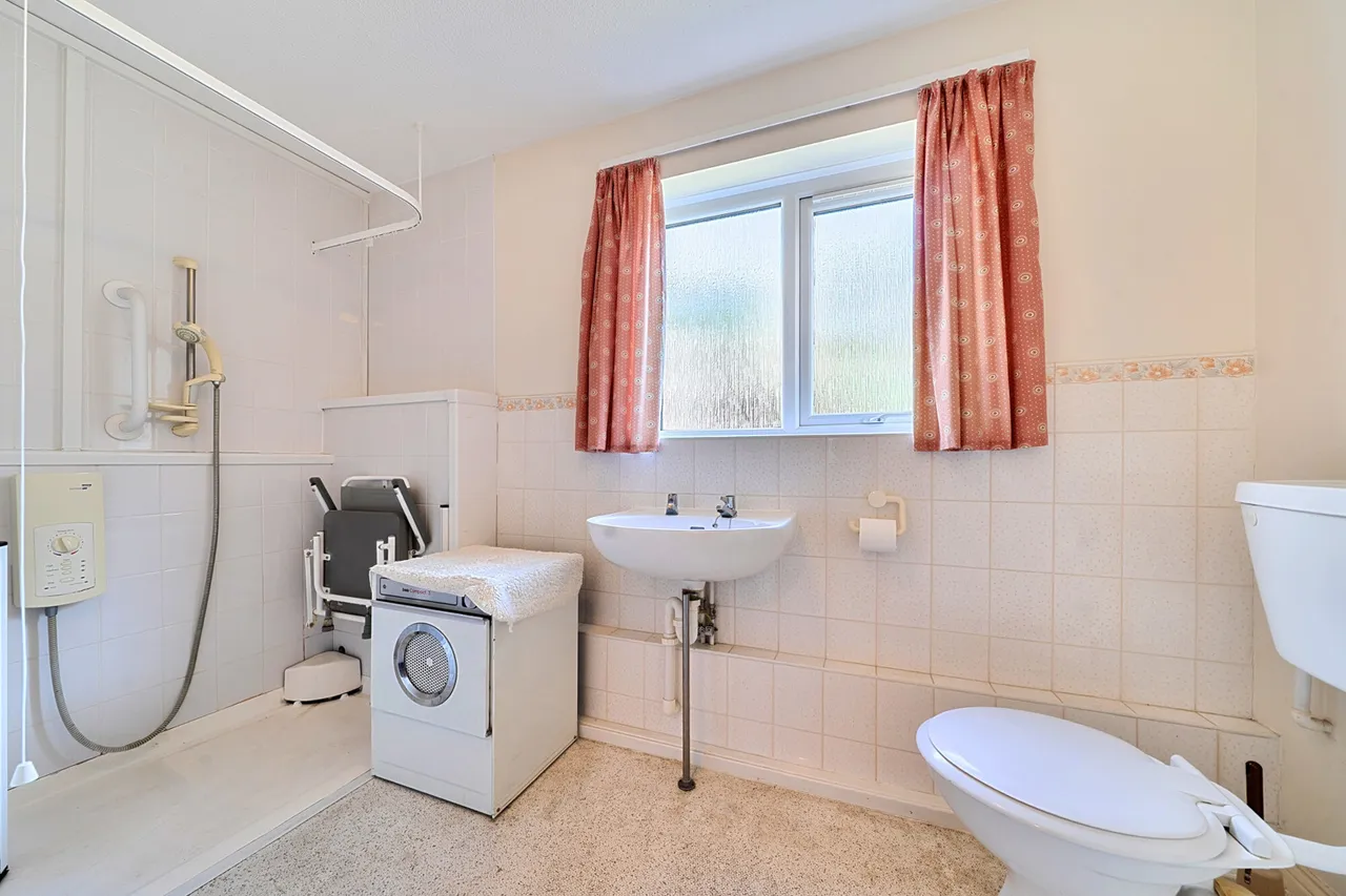 Windsor Close, Northwood, HA6, photo 7